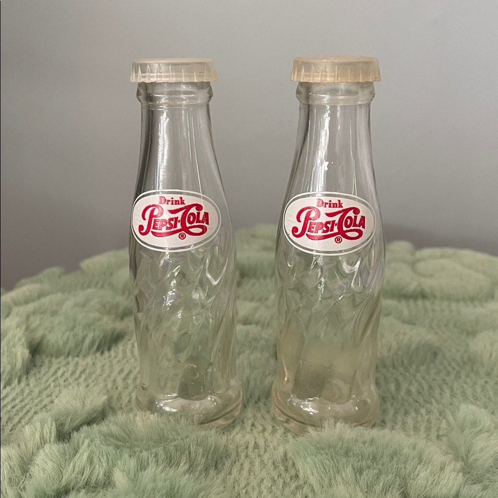 Vintage Pepsi Cola Glass Bottle salt and pepper shakers 1950’s